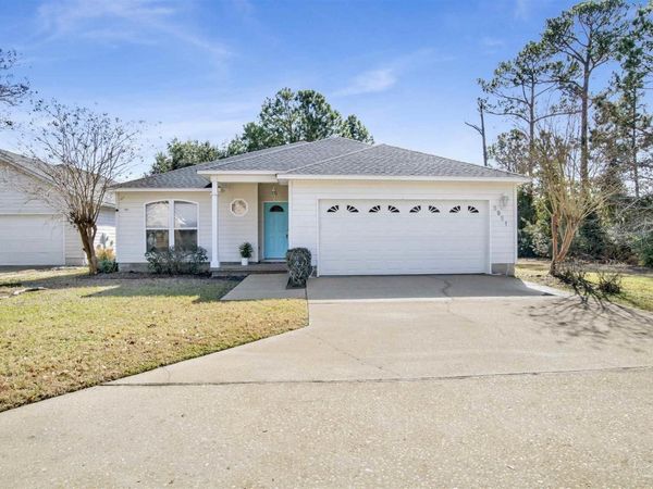 5951 Bay Vista Dr, Pensacola, FL 32507
