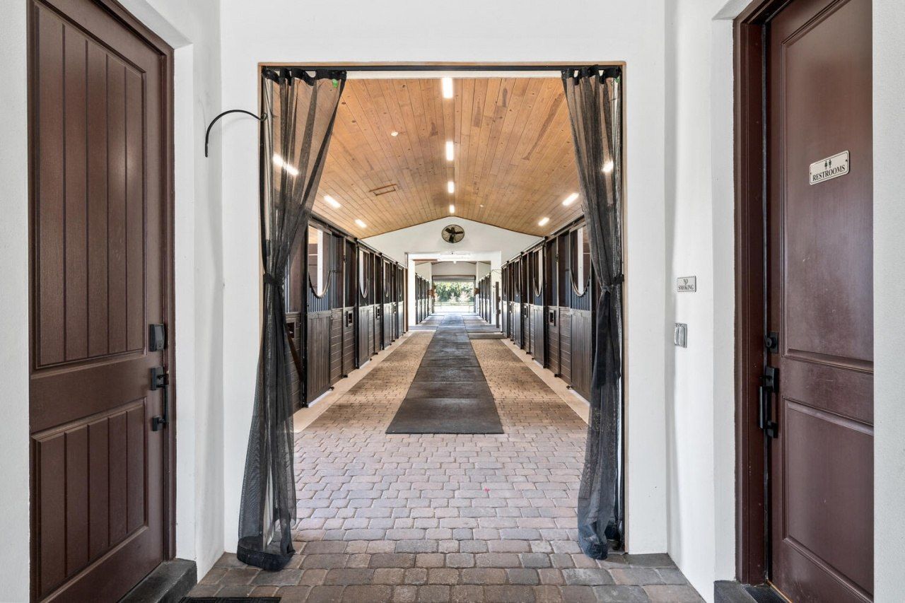 4915 Stables Way, Wellington, FL 33414 Photo