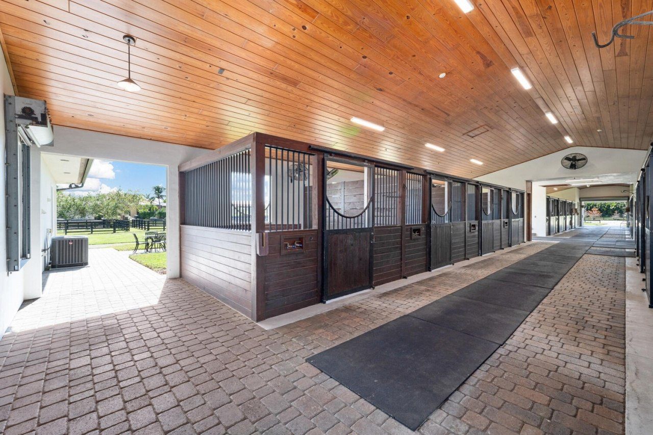 4915 Stables Way, Wellington, FL 33414 Photo