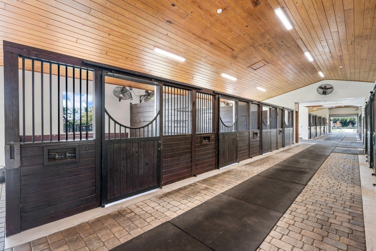 4915 Stables Way, Wellington, FL 33414 Photo