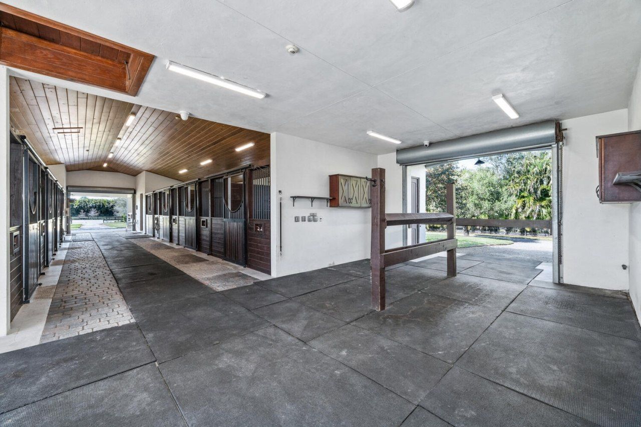 4915 Stables Way, Wellington, FL 33414 Photo