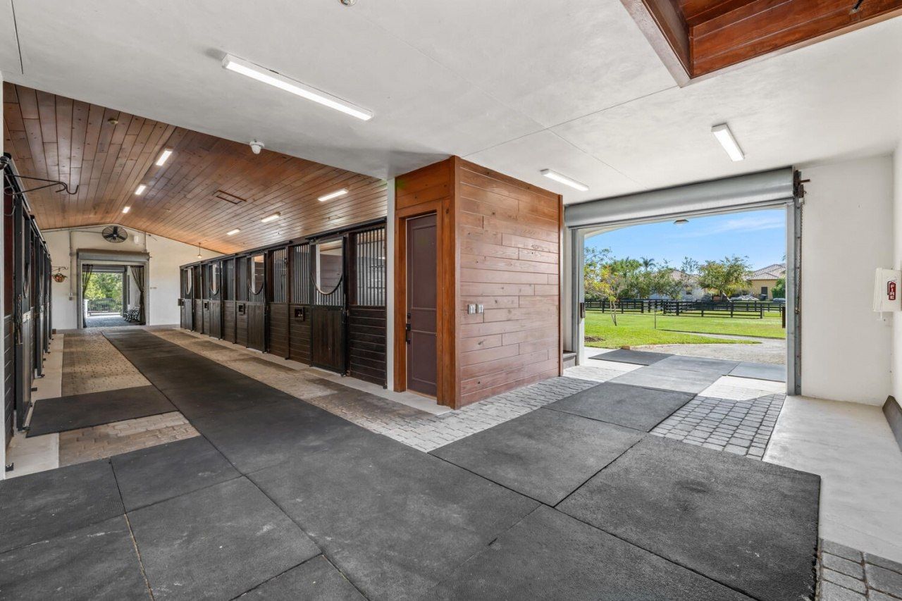 4915 Stables Way, Wellington, FL 33414 Photo