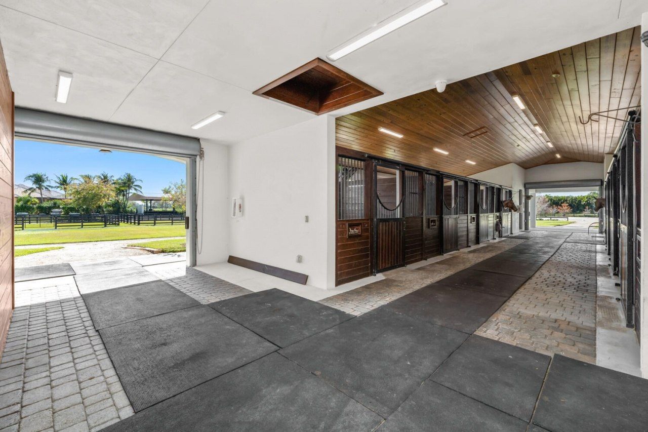 4915 Stables Way, Wellington, FL 33414 Photo