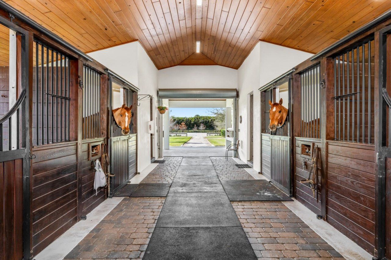 4915 Stables Way, Wellington, FL 33414 Photo