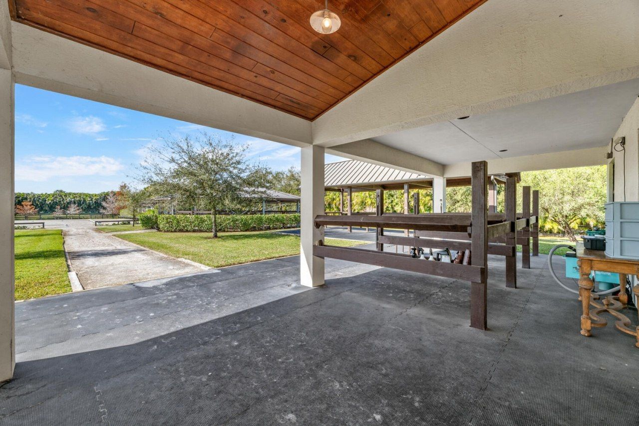 4915 Stables Way, Wellington, FL 33414 Photo