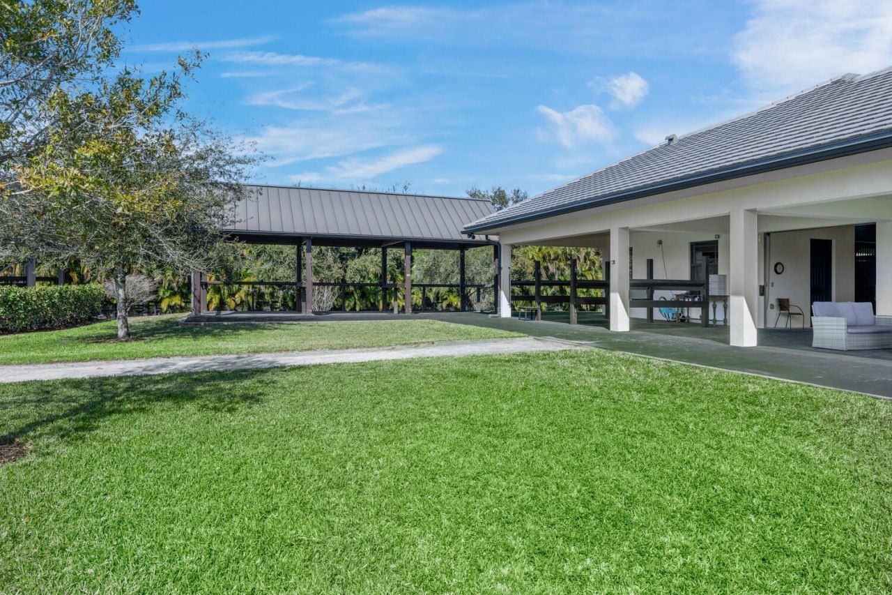 4915 Stables Way, Wellington, FL 33414 Photo