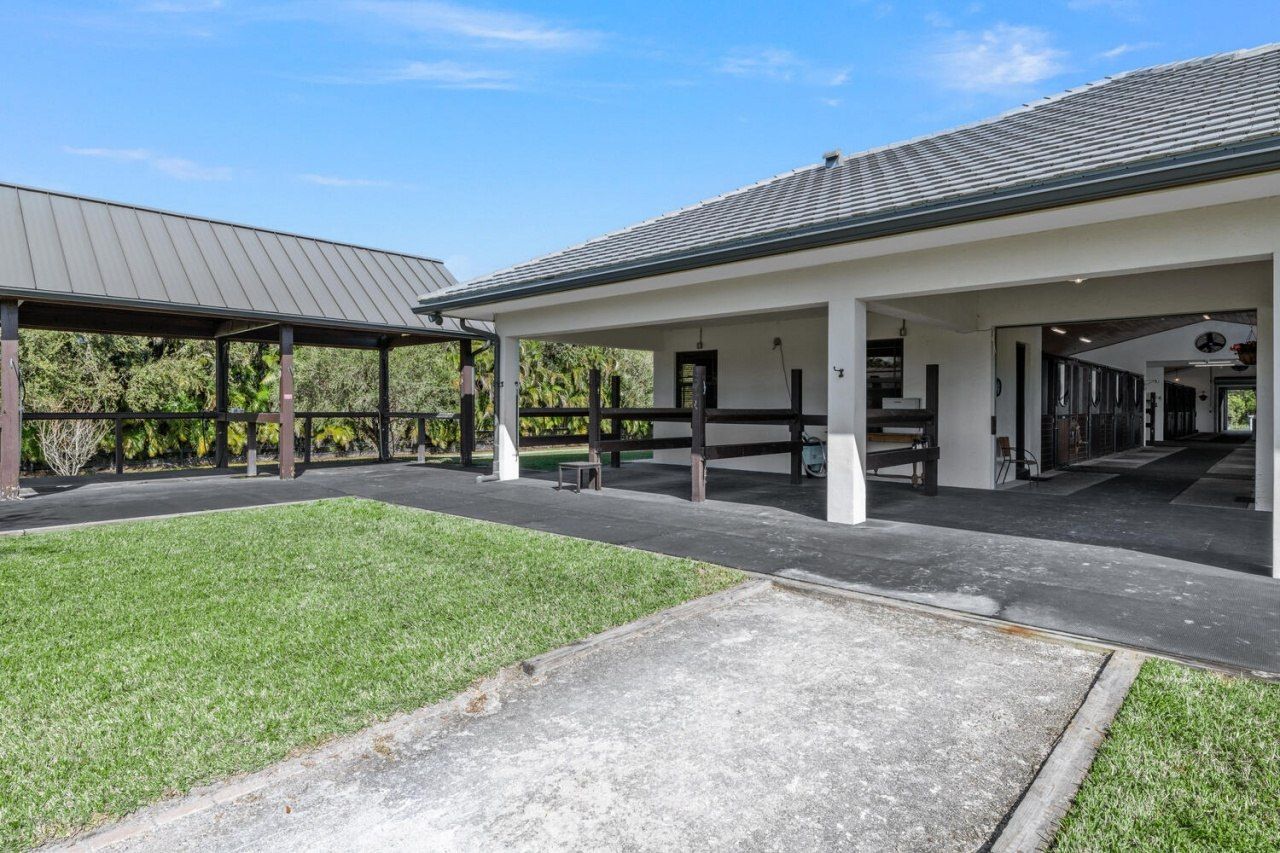 4915 Stables Way, Wellington, FL 33414 Photo