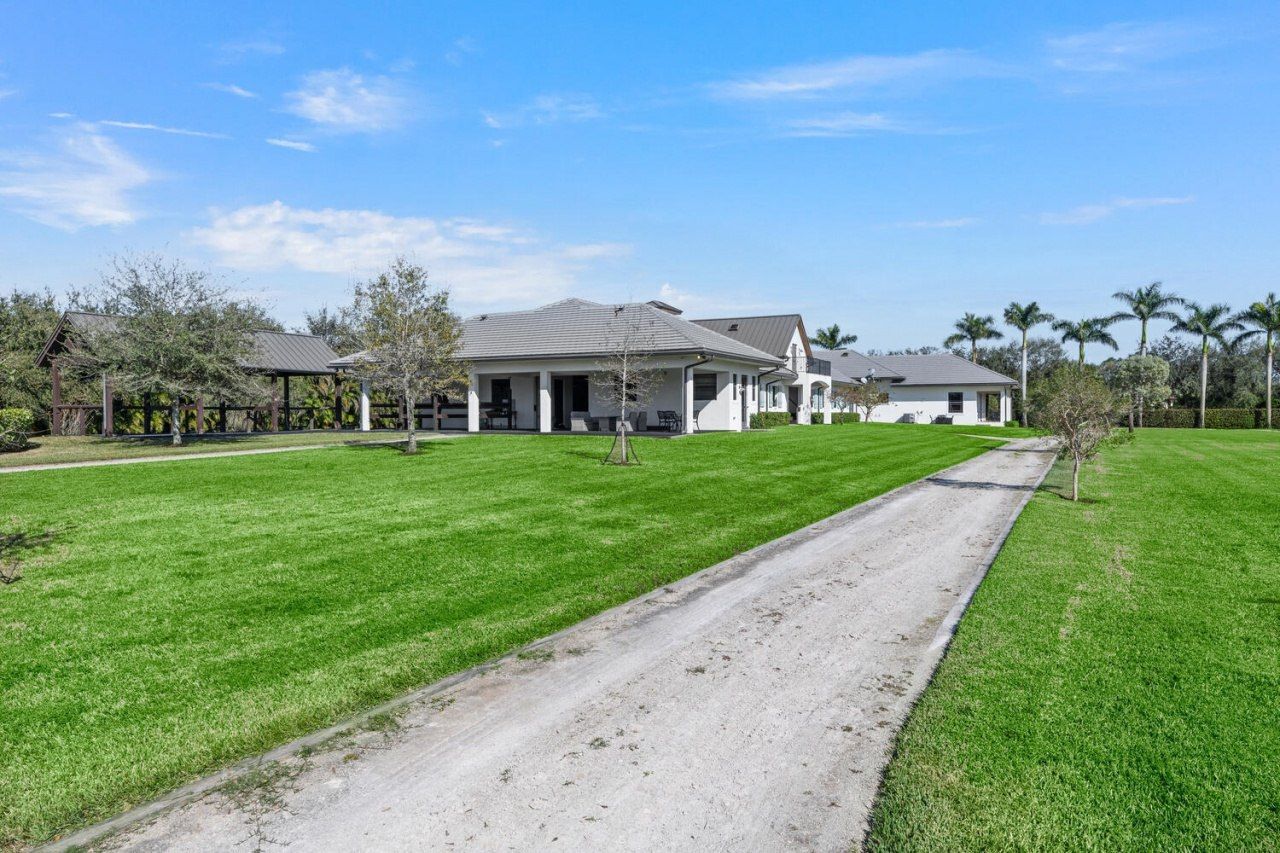 4915 Stables Way, Wellington, FL 33414 Photo