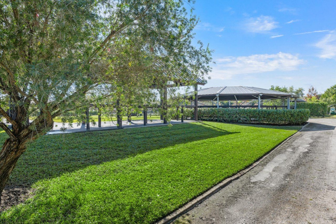 4915 Stables Way, Wellington, FL 33414 Photo