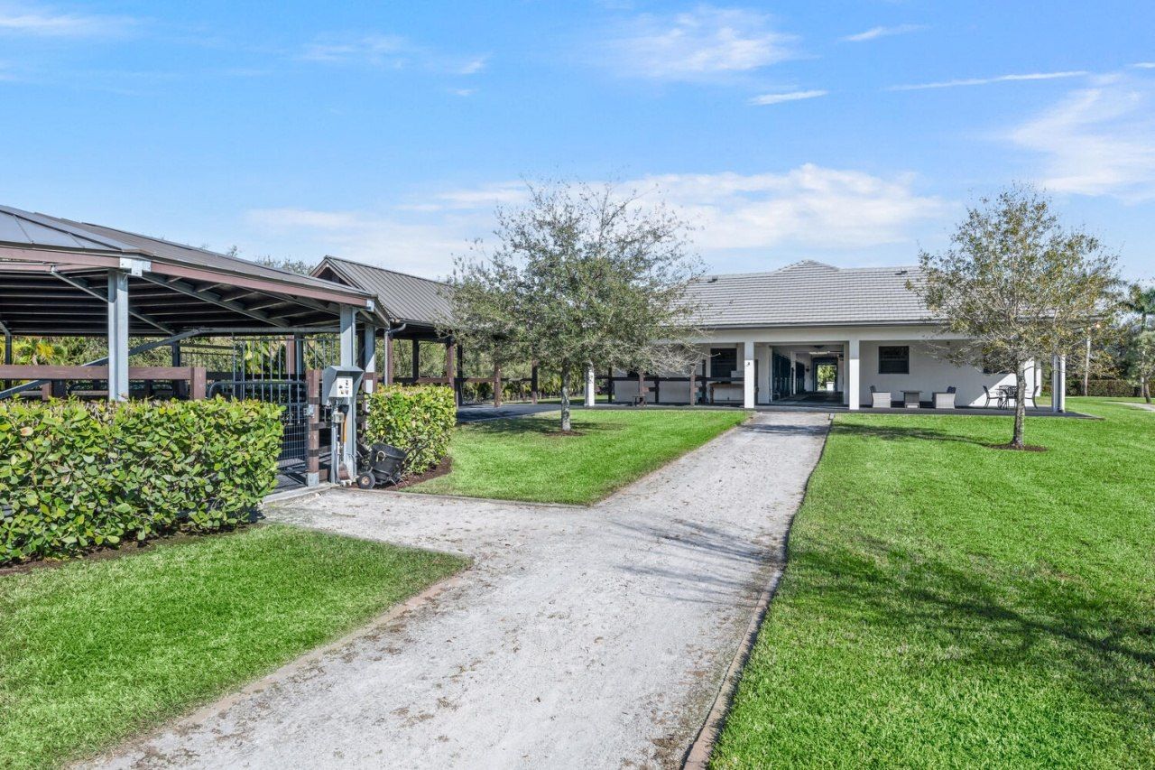 4915 Stables Way, Wellington, FL 33414 Photo