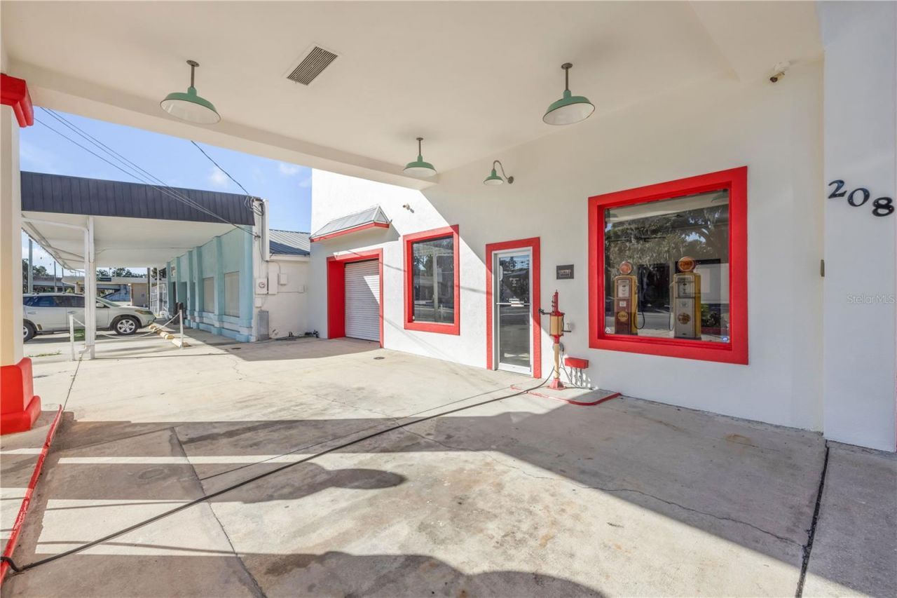 208 Magnolia St, New Smyrna Beach, FL 32168 Photo