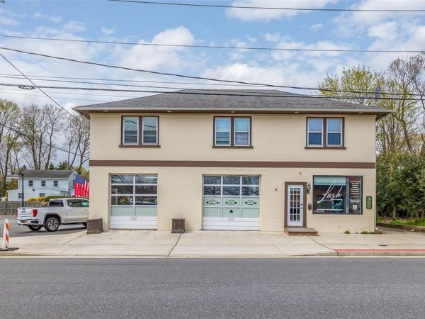 400 Lake Avenue, Saint James, NY 11780