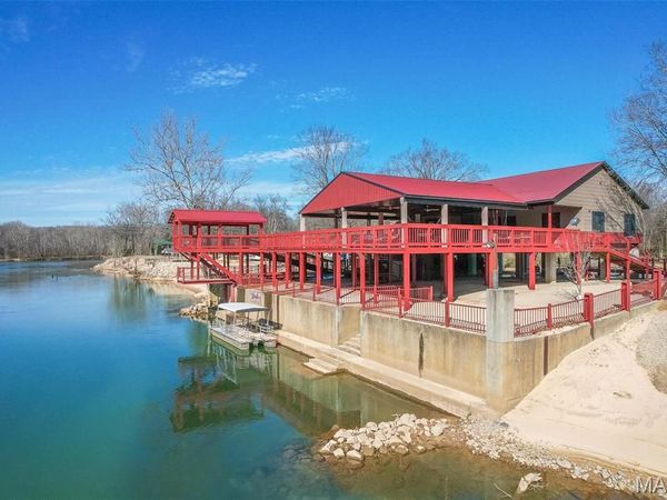 1585 River Valley Road, Doniphan, MO 63935