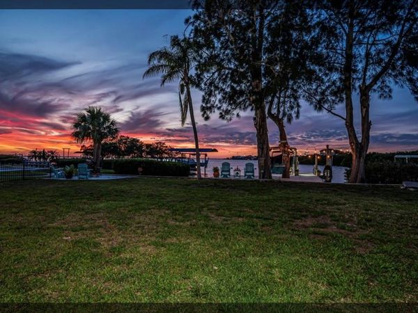 1624 SEA BREEZE DRIVE, TARPON SPRINGS, FL 34689