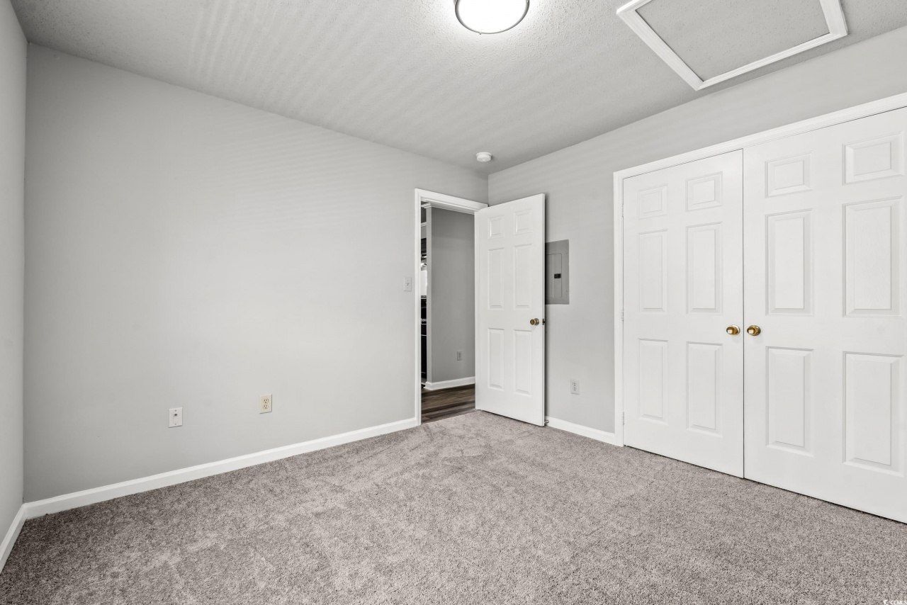 4239 Villas Dr. Photo 18