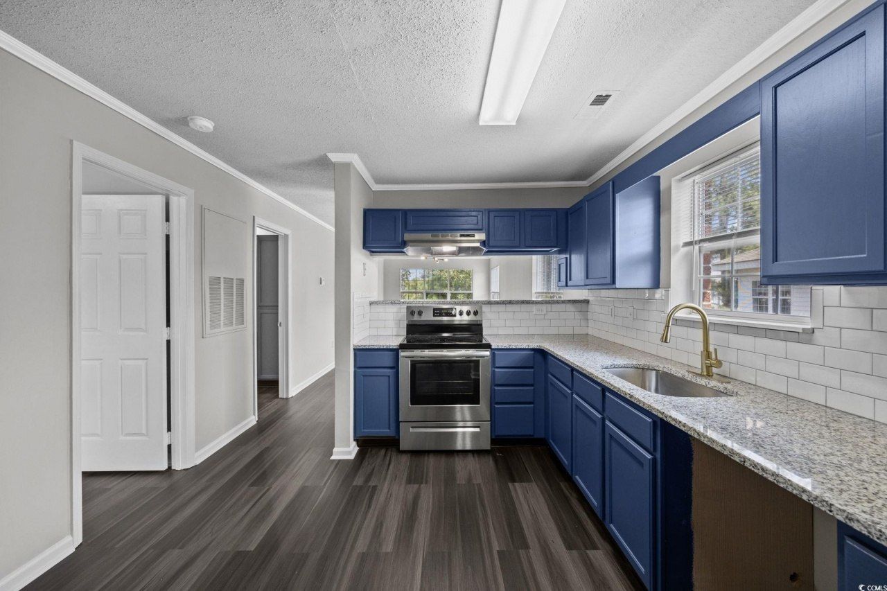 4239 Villas Dr. Photo 4