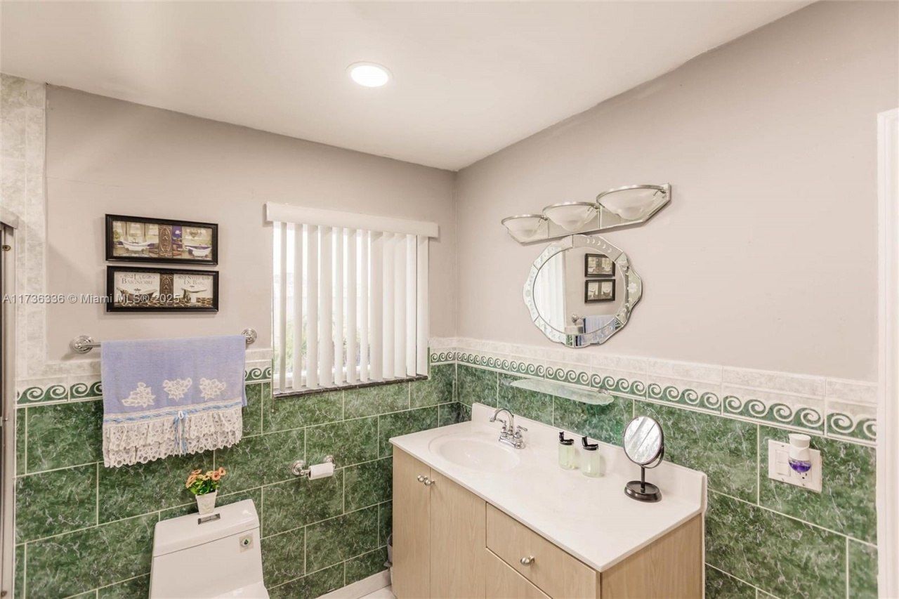 7215 W 3rd Ave, Hialeah, FL 33014 Photo