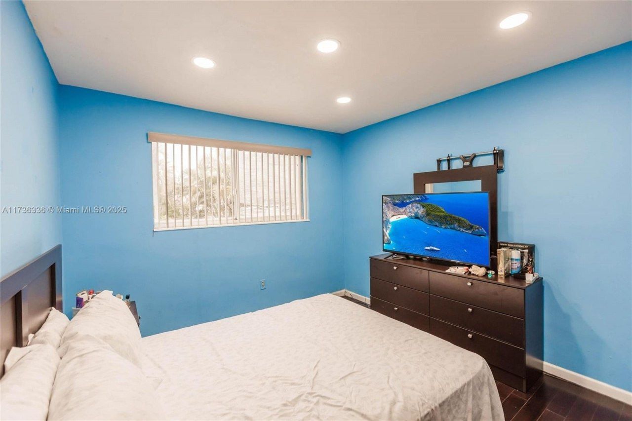 7215 W 3rd Ave, Hialeah, FL 33014 Photo