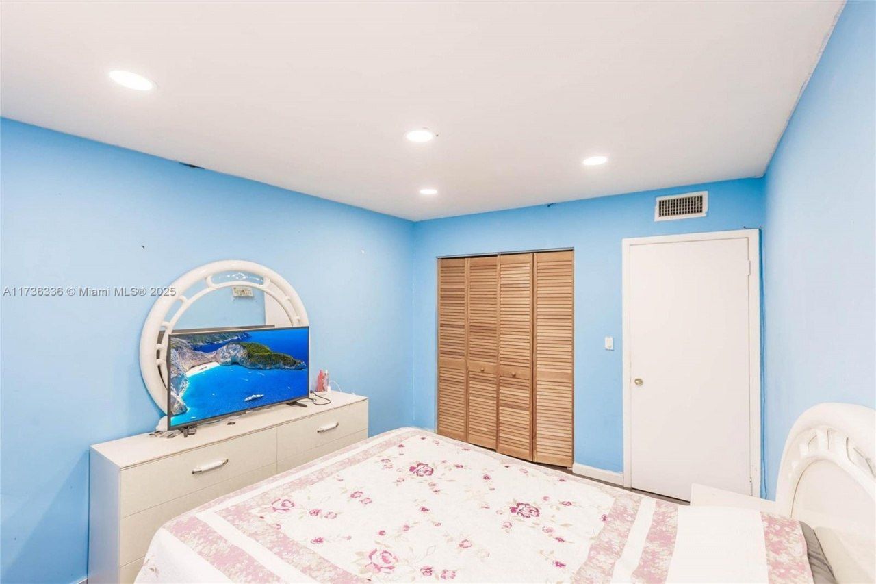 7215 W 3rd Ave, Hialeah, FL 33014 Photo