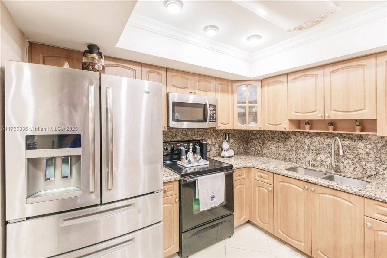 7215 W 3rd Ave, Hialeah, FL 33014 Photo