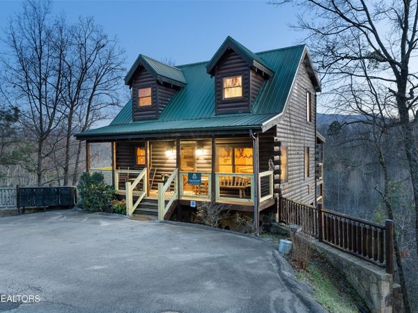 2045 Settlers Ridge Way, Gatlinburg, TN 37738