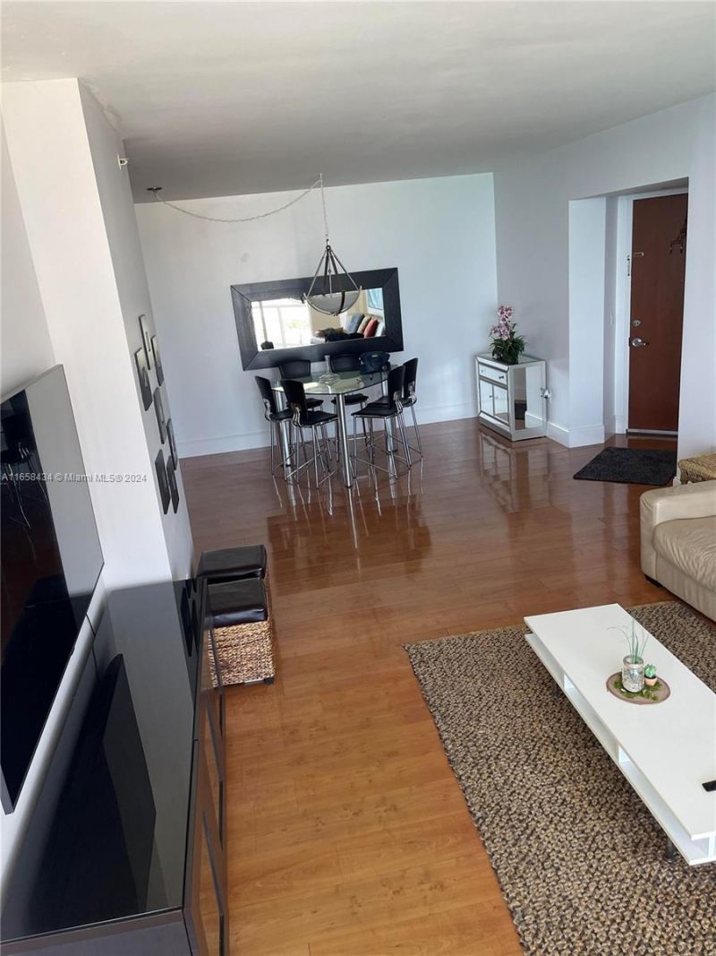 6365 Collins Ave, Unit 4209, Miami Beach, FL 33141 Photo