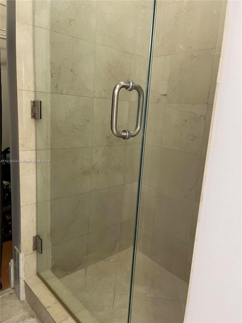 6365 Collins Ave, Unit 4209, Miami Beach, FL 33141 Photo