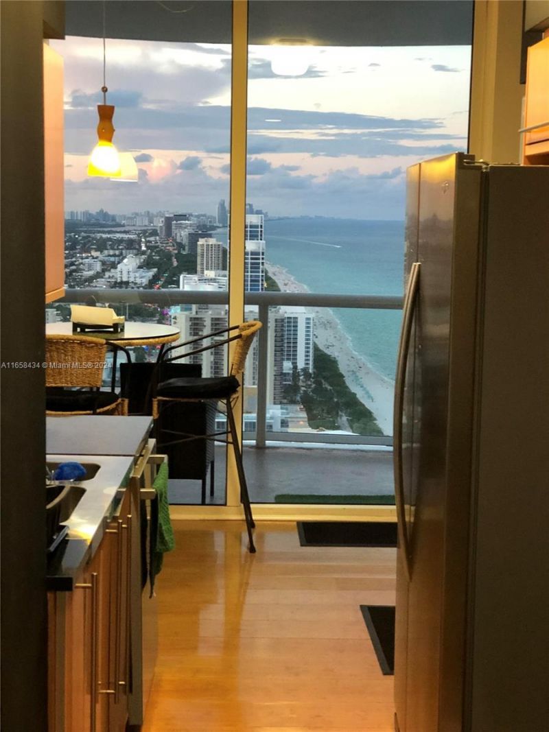 6365 Collins Ave, Unit 4209, Miami Beach, FL 33141 Photo