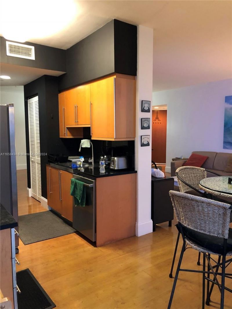 6365 Collins Ave, Unit 4209, Miami Beach, FL 33141 Photo