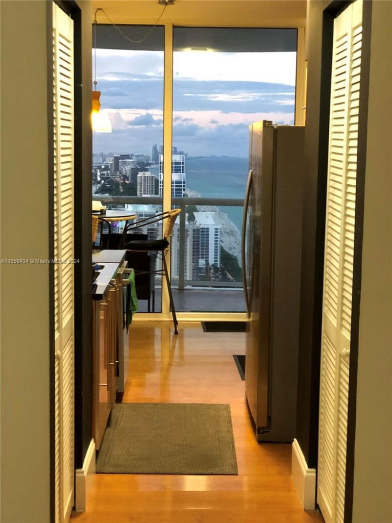 6365 Collins Ave, Unit 4209, Miami Beach, FL 33141 Photo