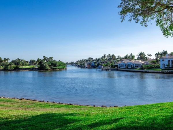 374 Golfview Rd, Unit 106, North Palm Beach, FL 33408