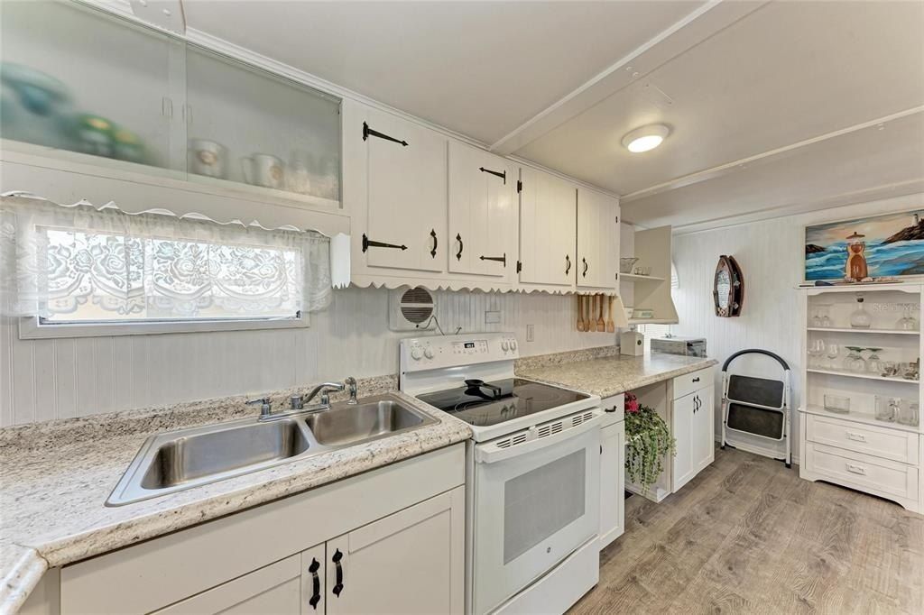 1610 Iowa Avenue, Bradenton, FL 34207 Photo