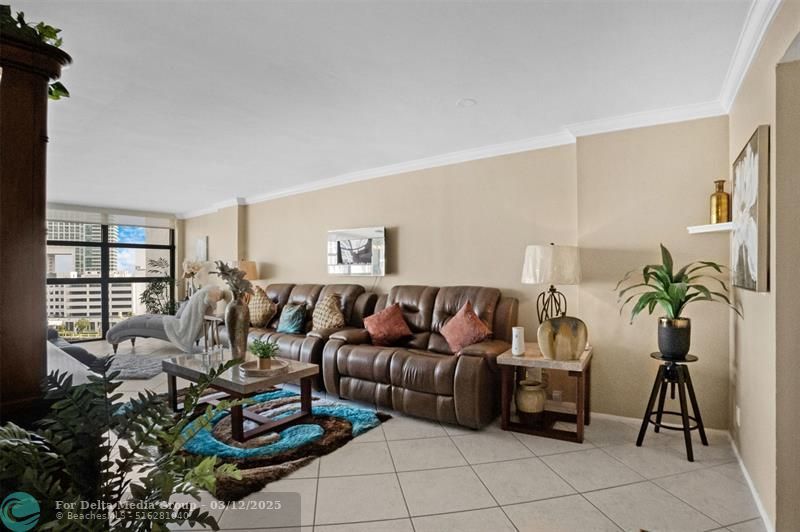 200 Leslie Drive, Unit 915, Hallandale Beach, FL 33009 Photo
