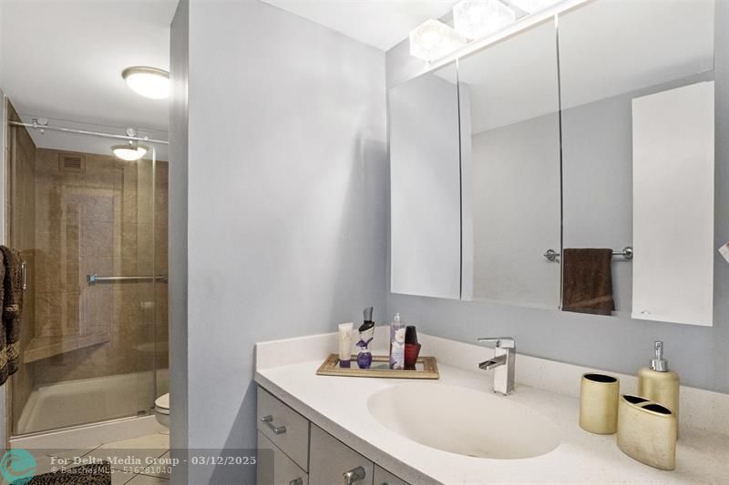 200 Leslie Drive, Unit 915, Hallandale Beach, FL 33009 Photo