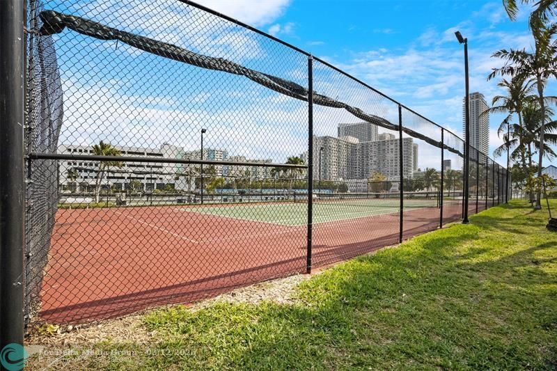 200 Leslie Drive, Unit 915, Hallandale Beach, FL 33009 Photo