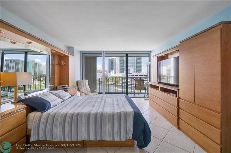 200 Leslie Drive, Unit 915, Hallandale Beach, FL 33009 Photo