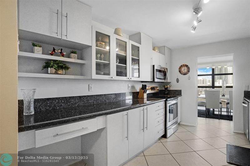 200 Leslie Drive, Unit 915, Hallandale Beach, FL 33009 Photo