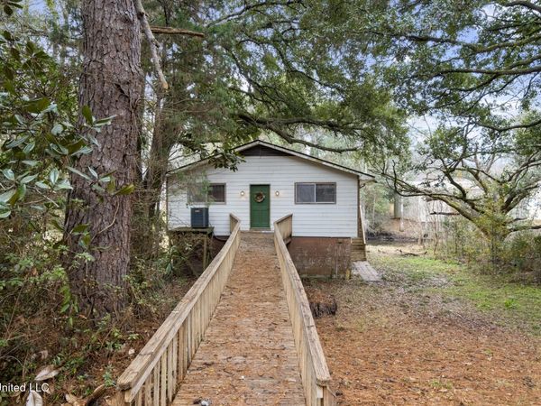 1927 Shady Point Circle, Gautier, MS 39553