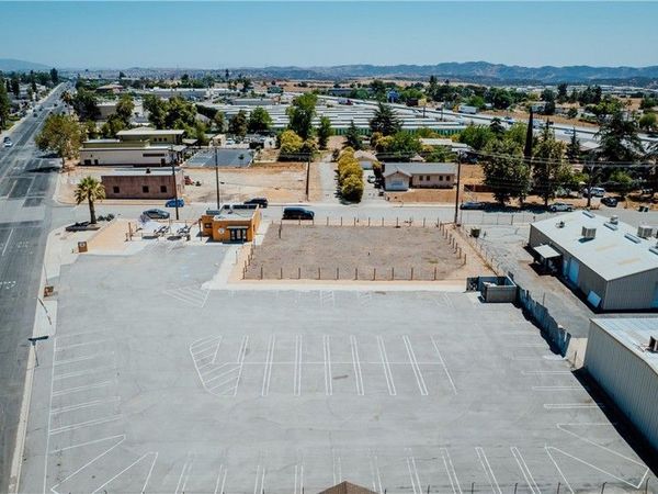 950 Calimesa Boulevard, Calimesa, CA 92320