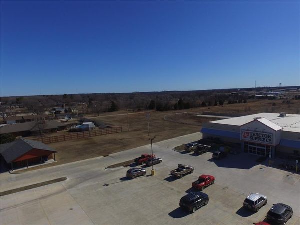 1215 E Wrangler Avenue, Unit B, Seminole, OK 74868