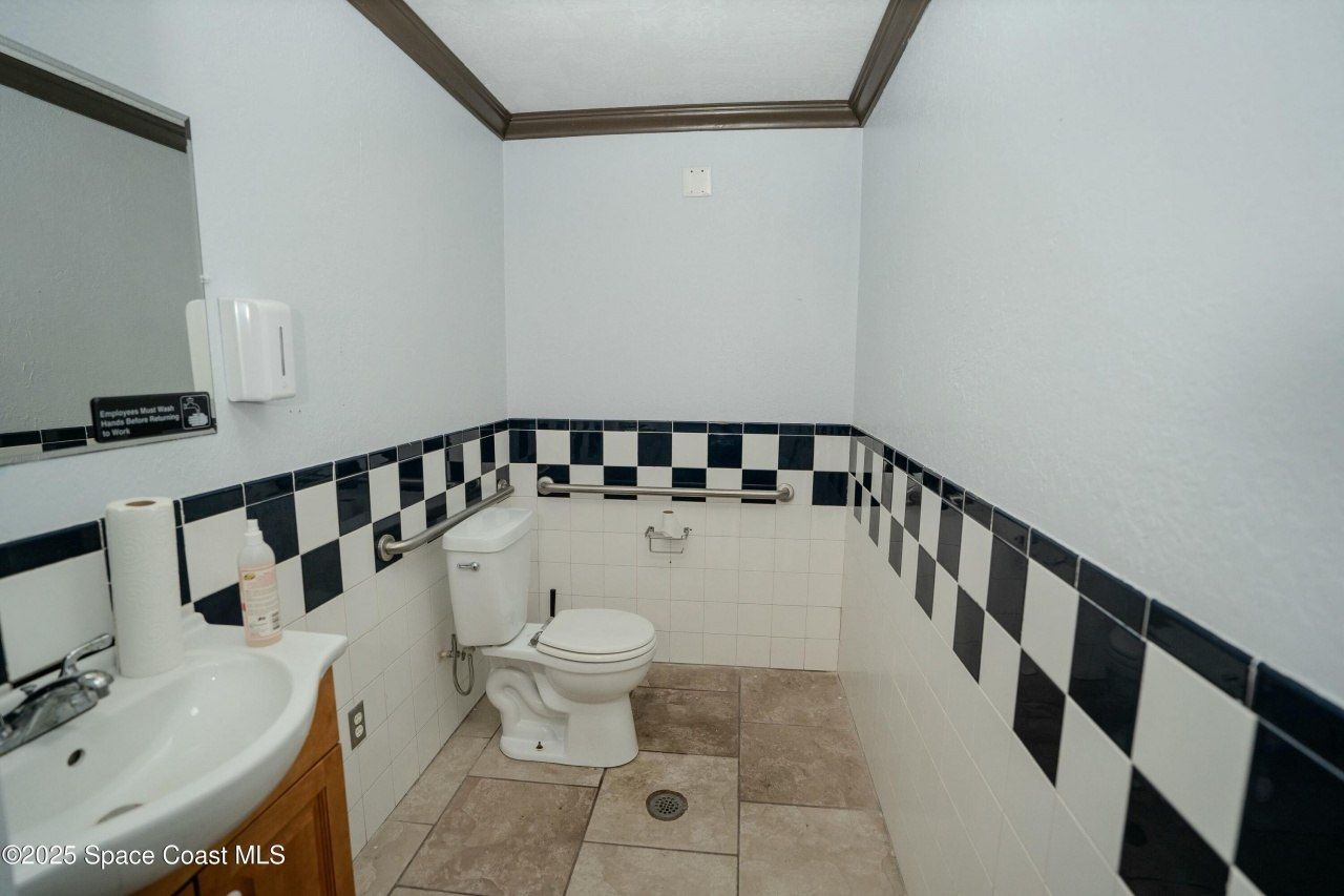 5999 N Courtenay Parkway, Merritt Island, FL 32953 Photo