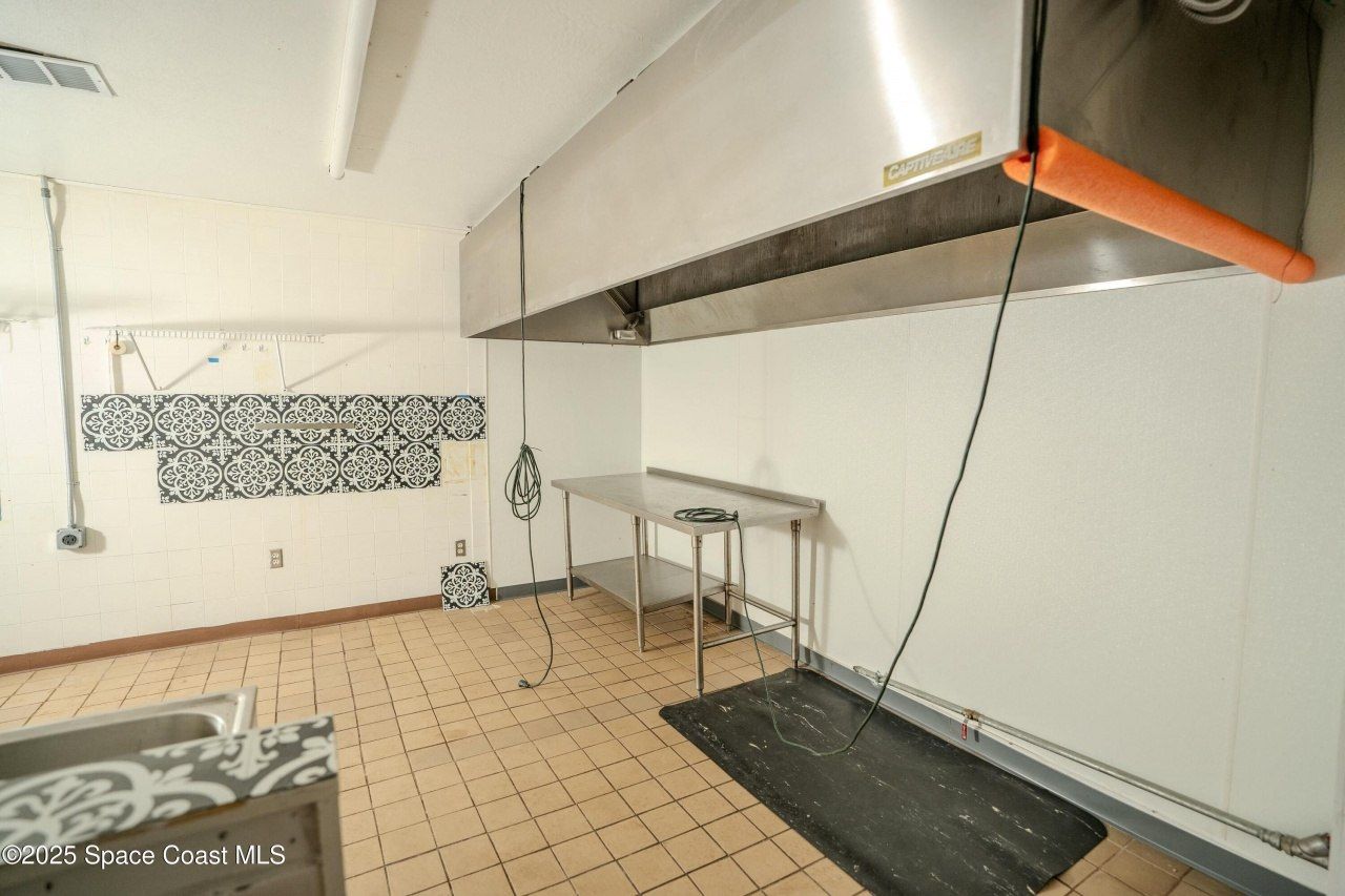 5999 N Courtenay Parkway, Merritt Island, FL 32953 Photo