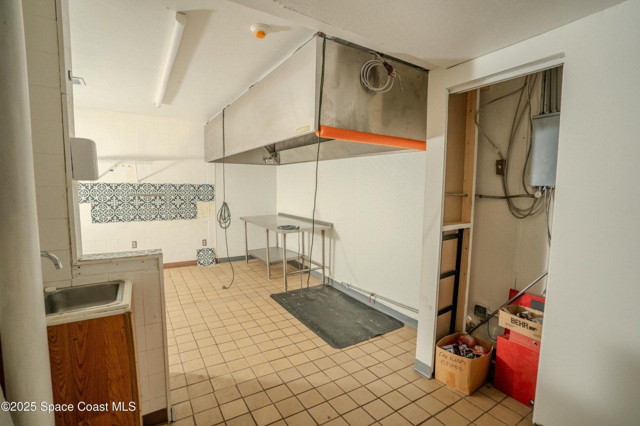 5999 N Courtenay Parkway, Merritt Island, FL 32953 Photo