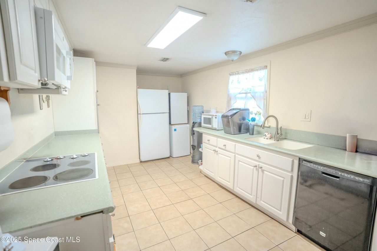 5999 N Courtenay Parkway, Merritt Island, FL 32953 Photo