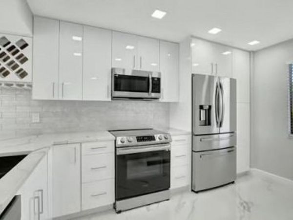 7076 Huntington Lane, Unit 407, Delray Beach, FL 33446