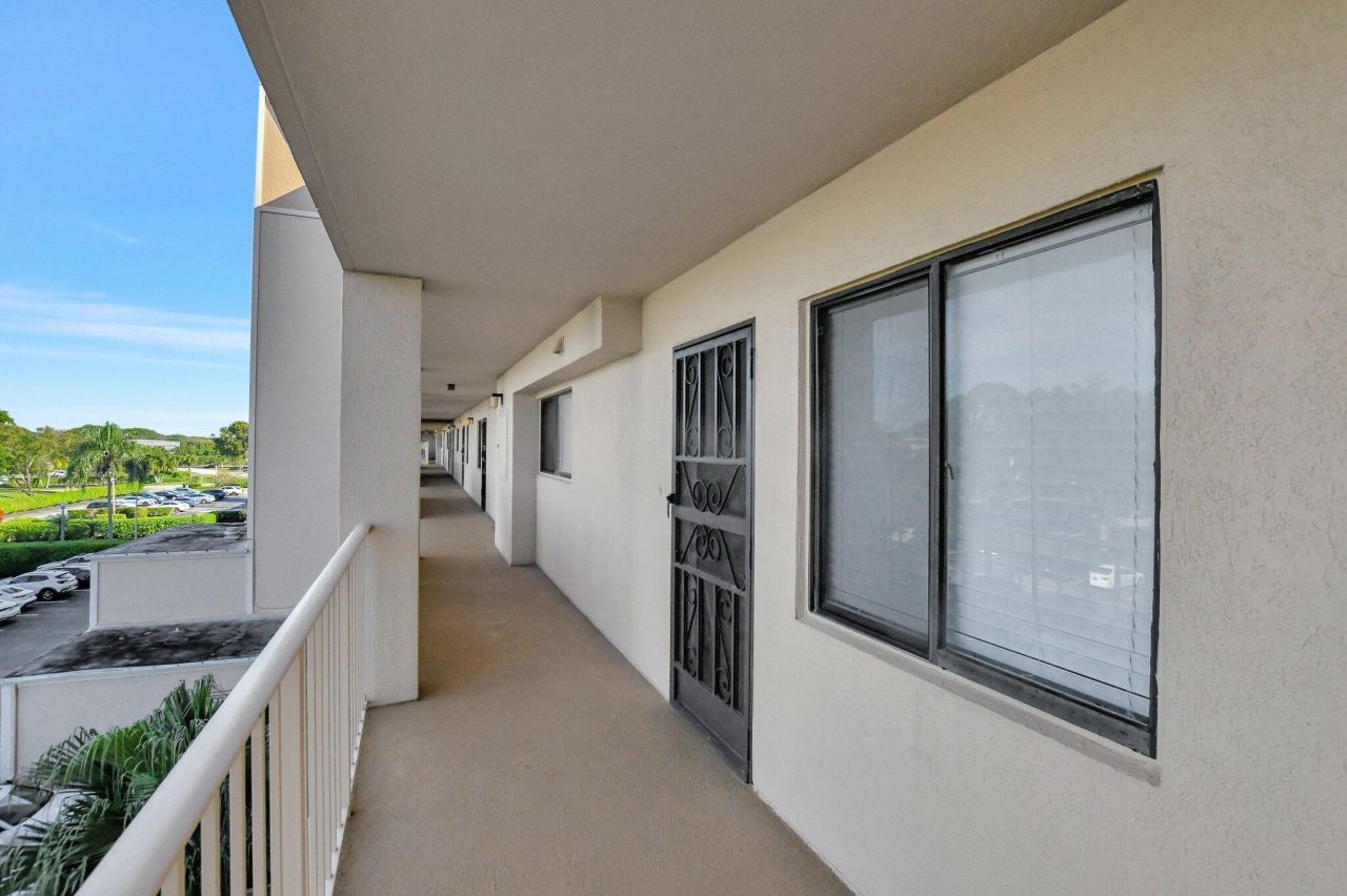 7076 Huntington Lane, Unit 407, Delray Beach, FL 33446 Photo