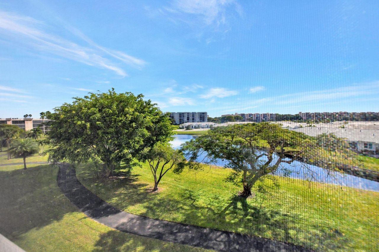 7076 Huntington Lane, Unit 407, Delray Beach, FL 33446 Photo