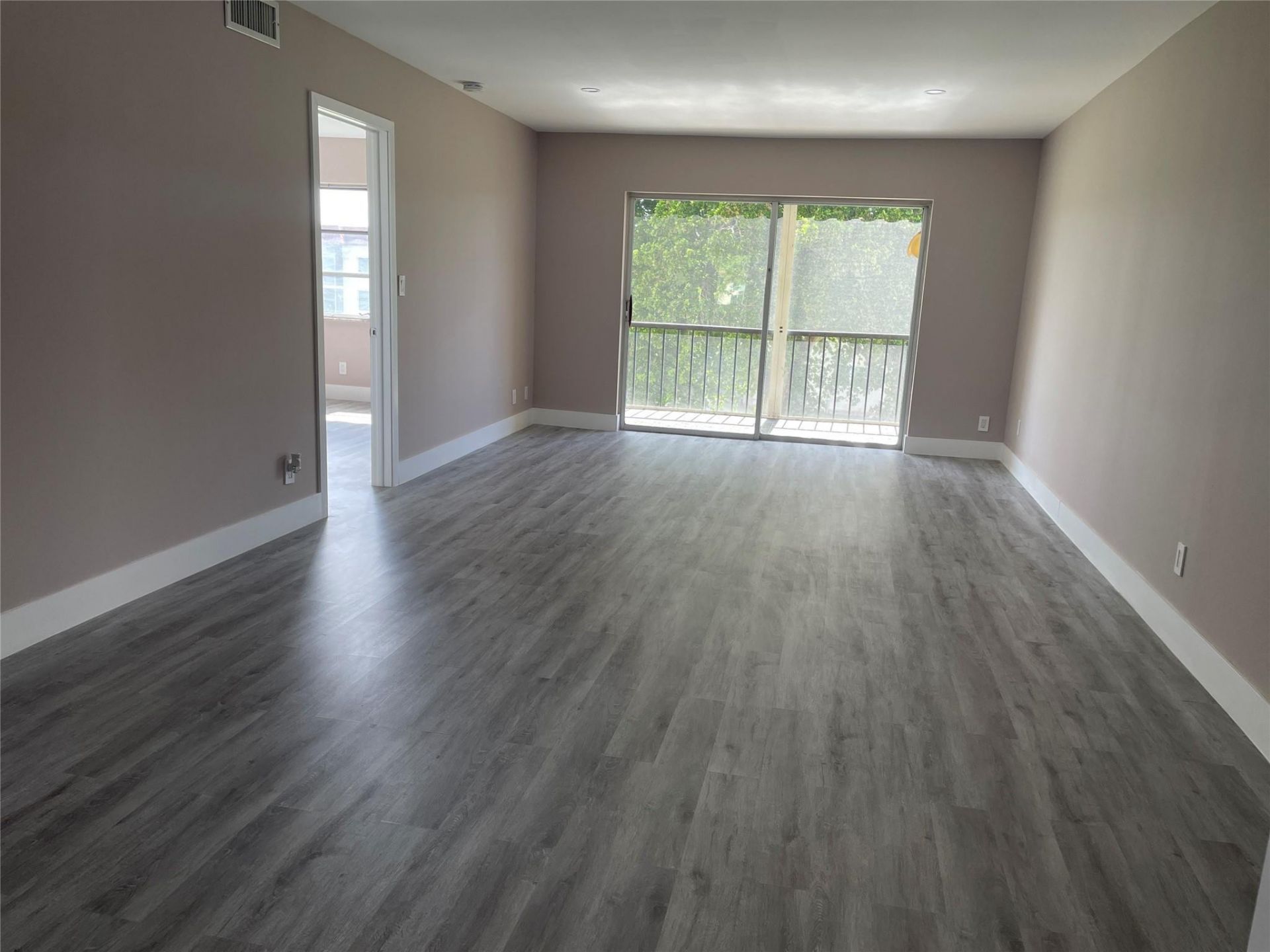 8962 S Hollybrook Boulevard, Unit 308, Pembroke Pines, FL 33025 Photo