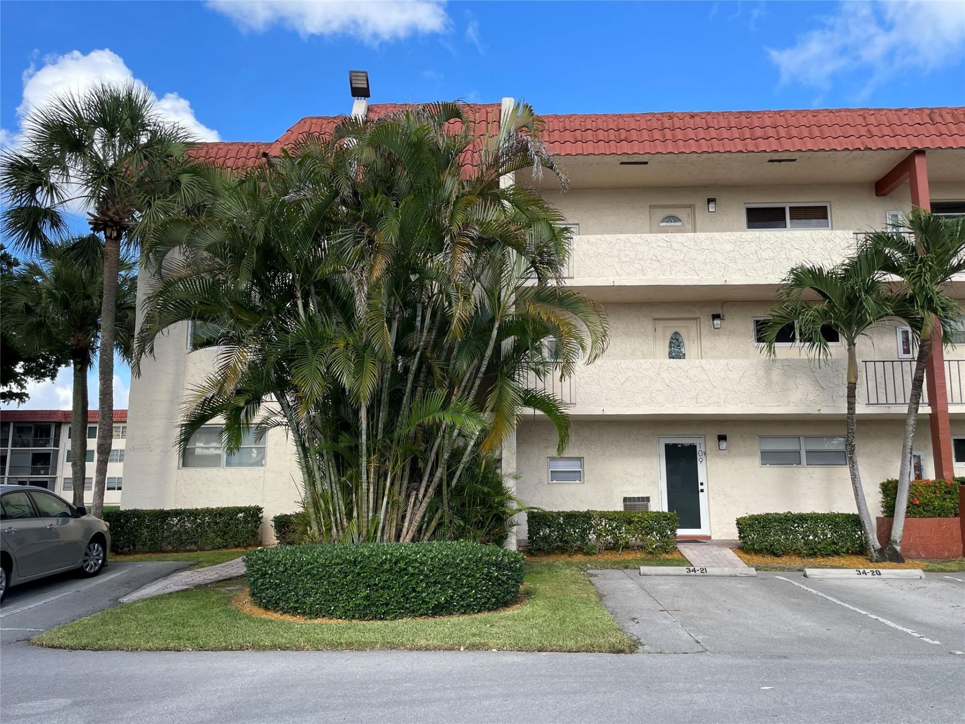 8962 S Hollybrook Boulevard, Unit 308, Pembroke Pines, FL 33025 Photo