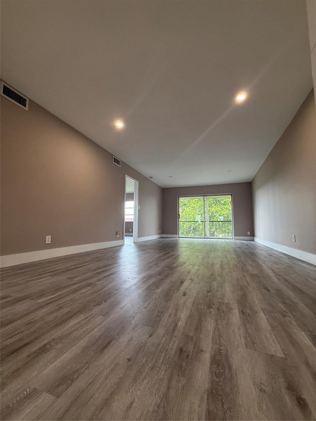 8962 S Hollybrook Boulevard, Unit 308, Pembroke Pines, FL 33025 Photo